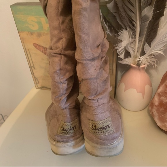 SKETCHERS beige faux suede size 7 women’s boots - Picture 9 of 9